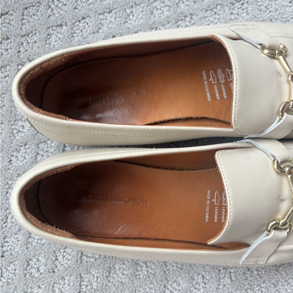 Beckett Simonon Elegant Cream Loafers - Picture 3 of 6